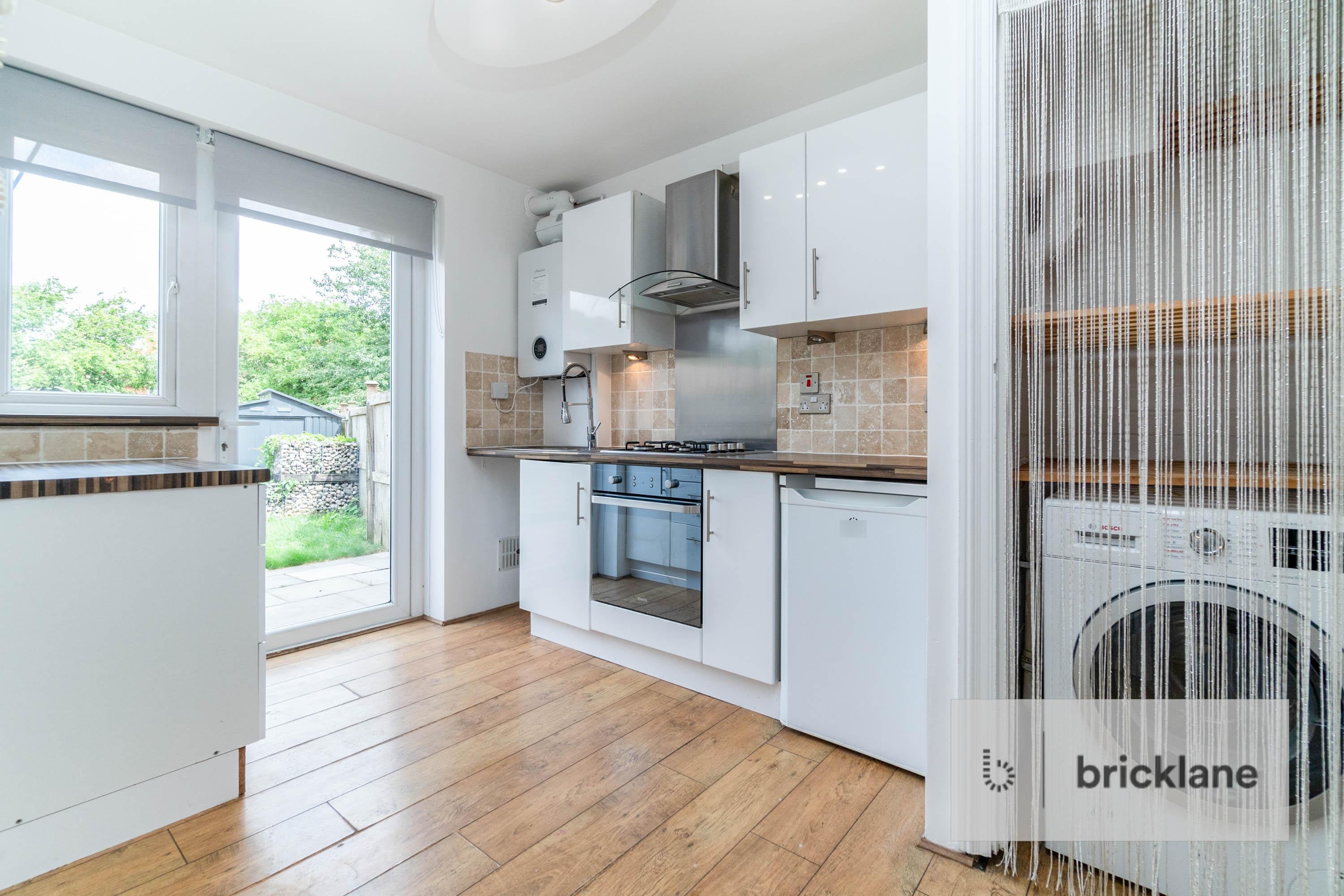 Flat Twyford Road in Greater London