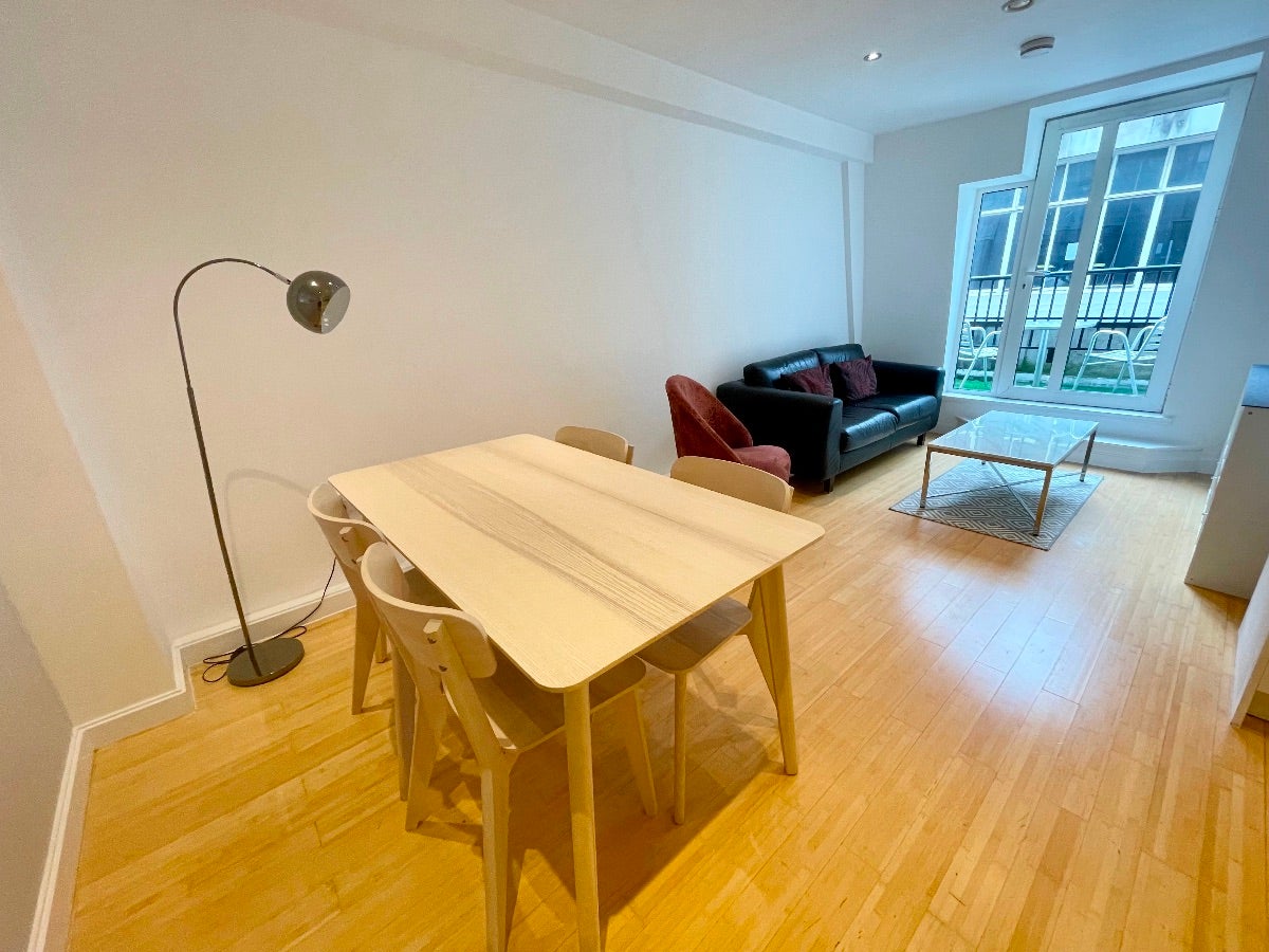 Flat Bridgewater Place in Manchester