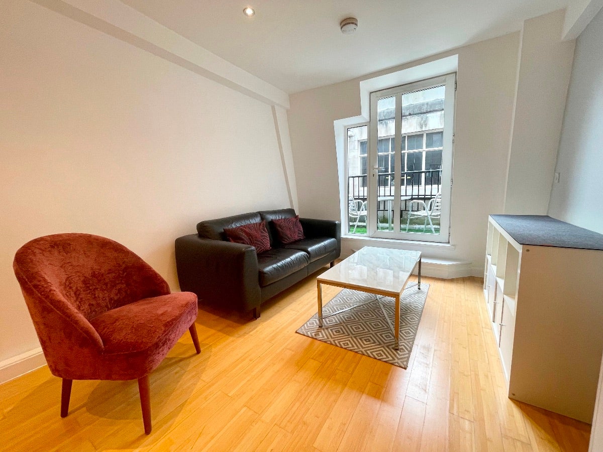 Flat Bridgewater Place in Manchester