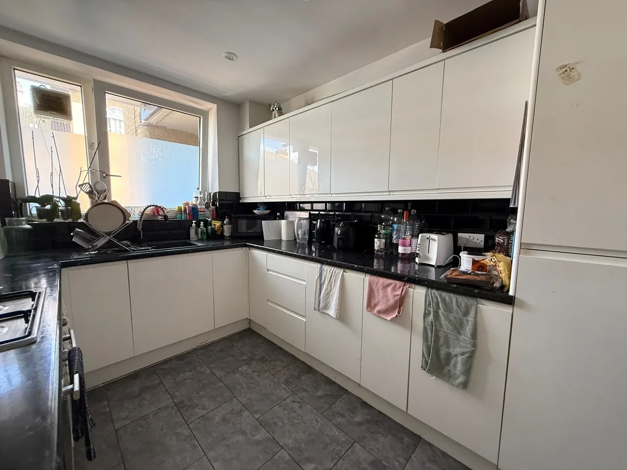 Flat Amiel Street in Greater London