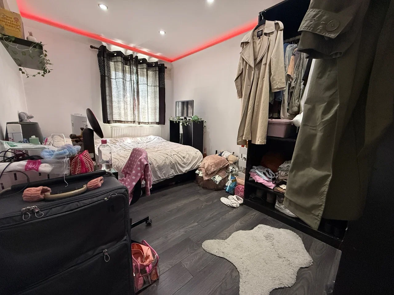 Flat Amiel Street in Greater London
