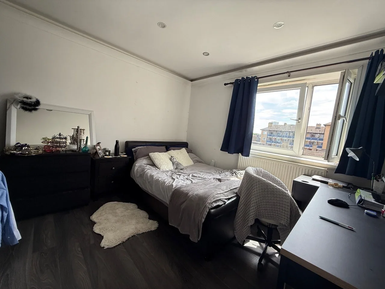 Flat Amiel Street in Greater London