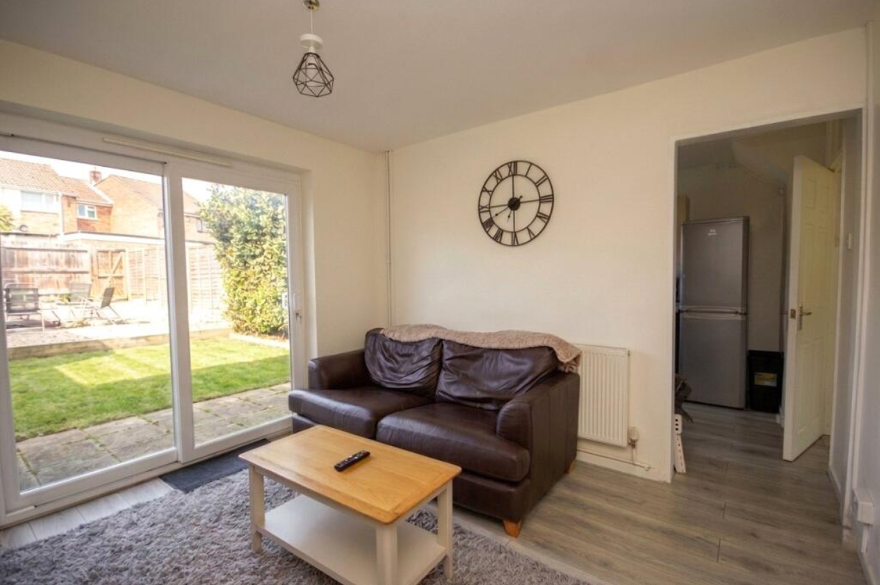 House Orchard Vale in Kingswood