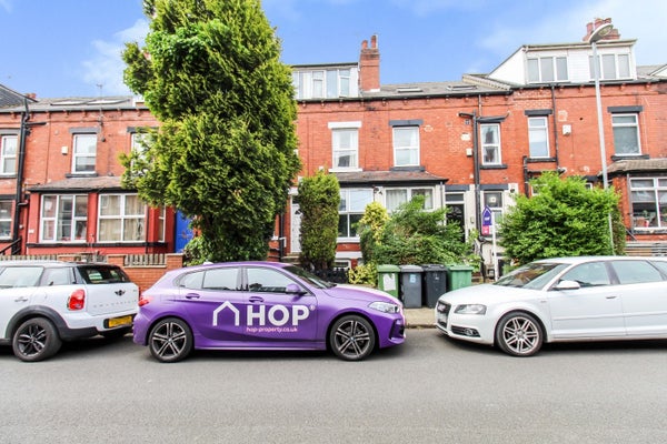 Flat Beechwood View in Leeds