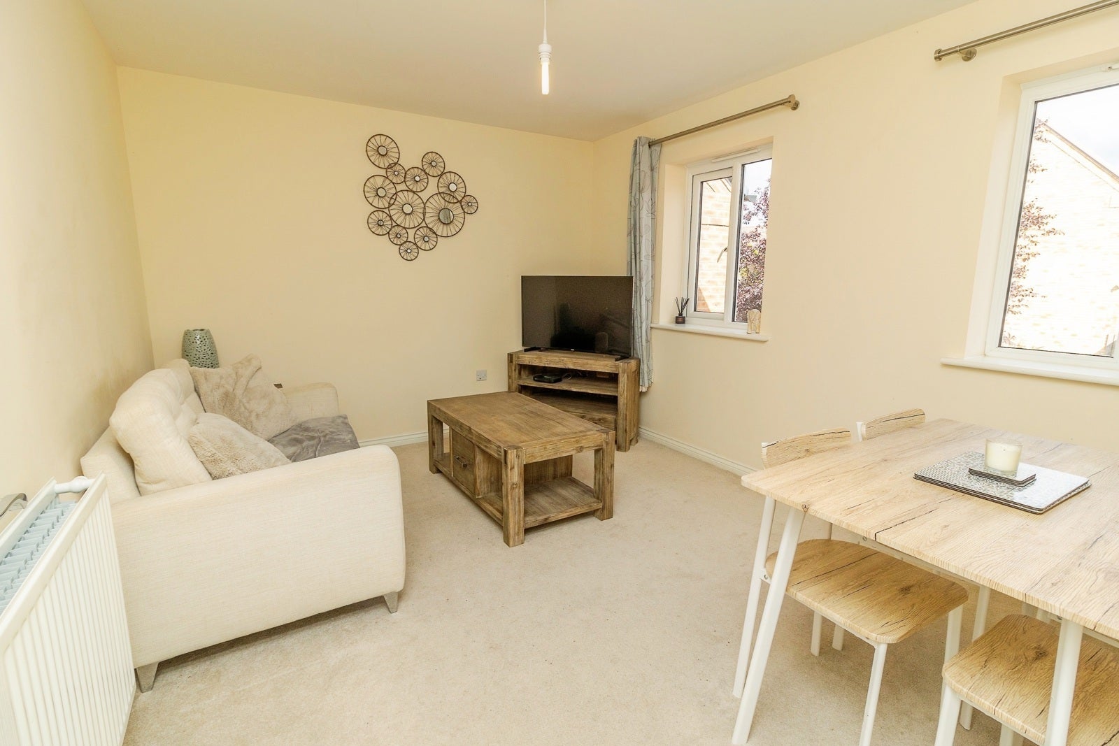 Flat Heron Road in Great Billington