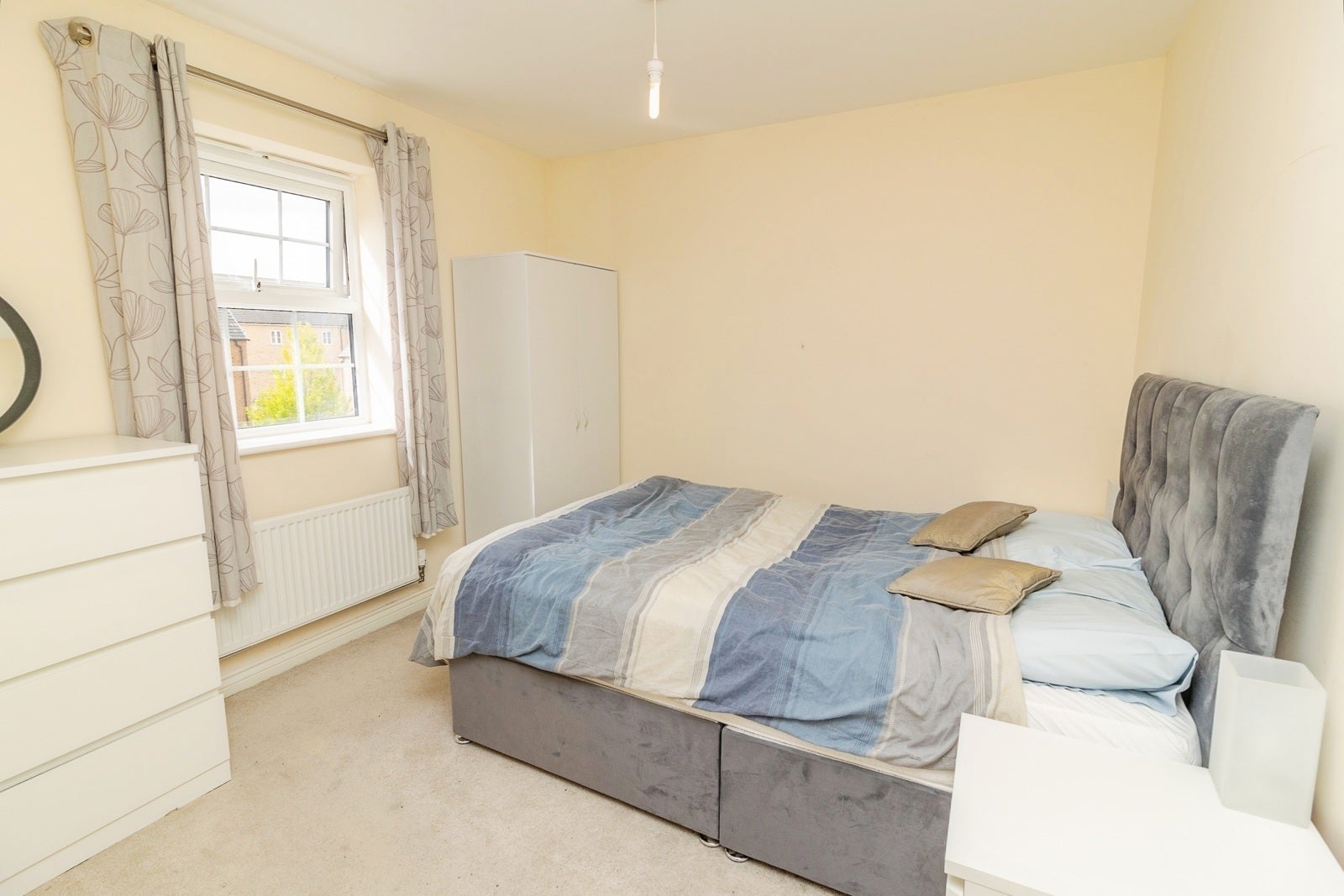 Flat Heron Road in Great Billington