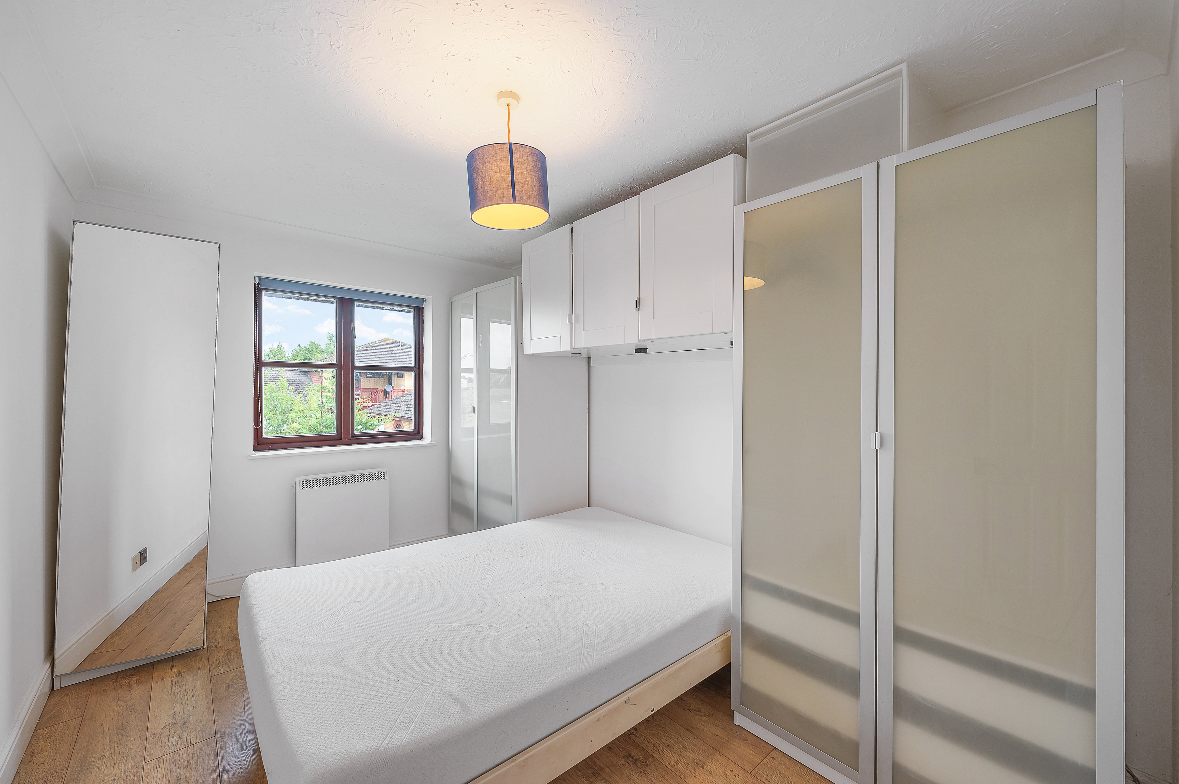 Flat Pincott Place in Greater London