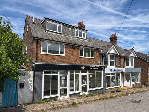 Flat Walshes Road in Wealden