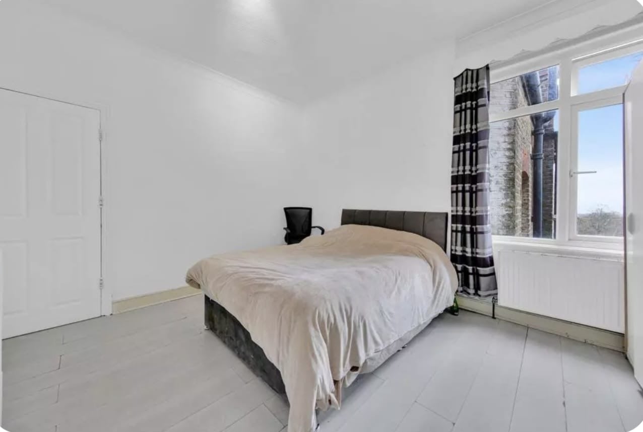 Room Green Lanes in Greater London