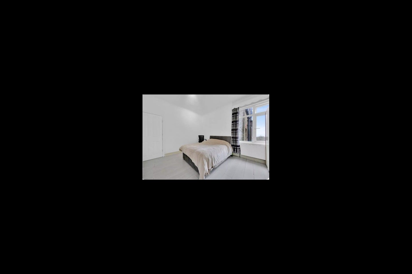 Room Green Lanes in Greater London