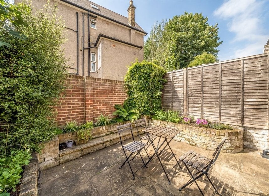 House Ellerdale Street in Greater London
