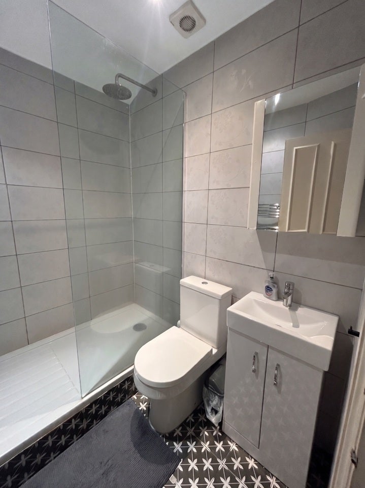 Flat Chantrey Road in Greater London