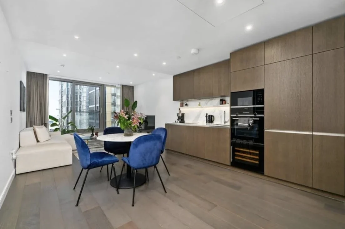 Flat Park Drive in Greater London