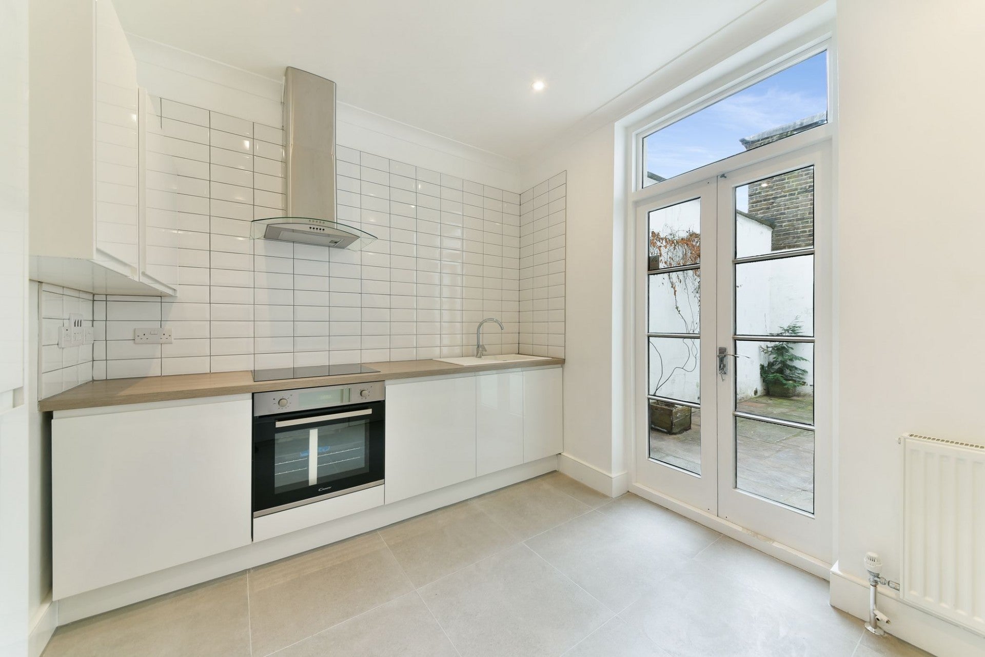 Flat Kilburn Lane in City of Westminster