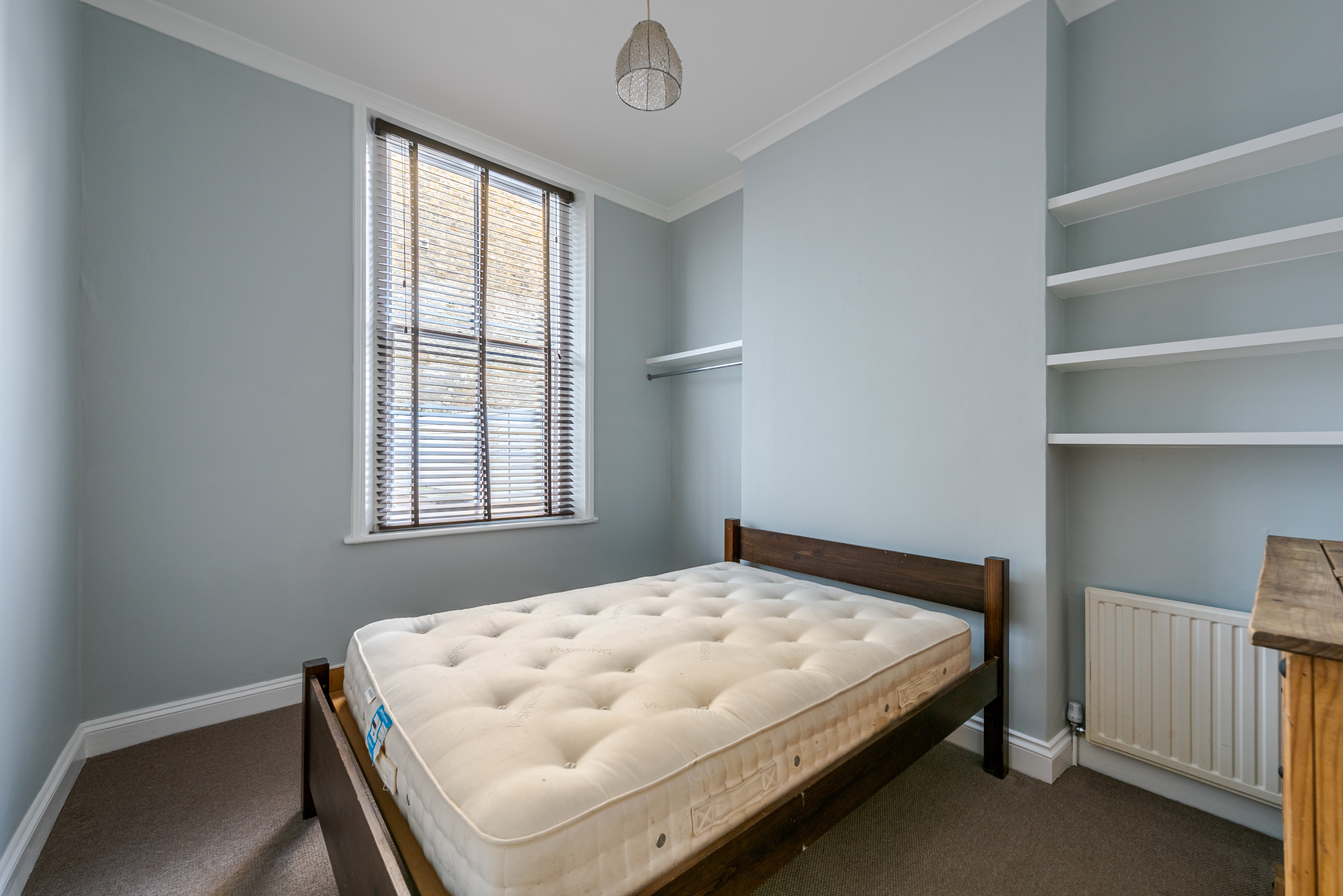 Flat Salisbury Close in Greater London