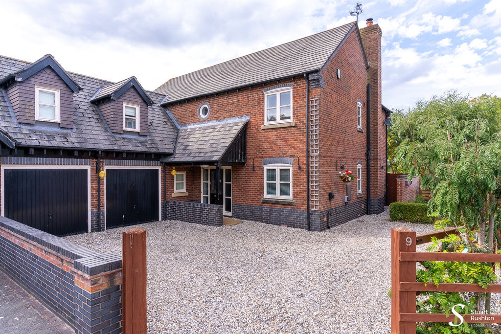 House Pitcher Lane in Brookhouse Green