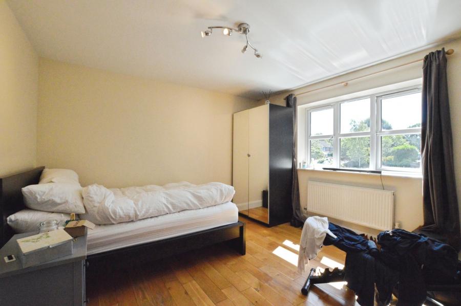 Flat Banfield Court in St Albans