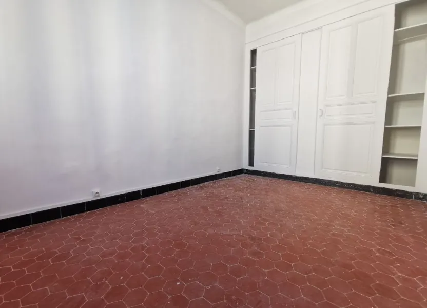Flat Cours Toussaint Merle in La Seyne-sur-Mer