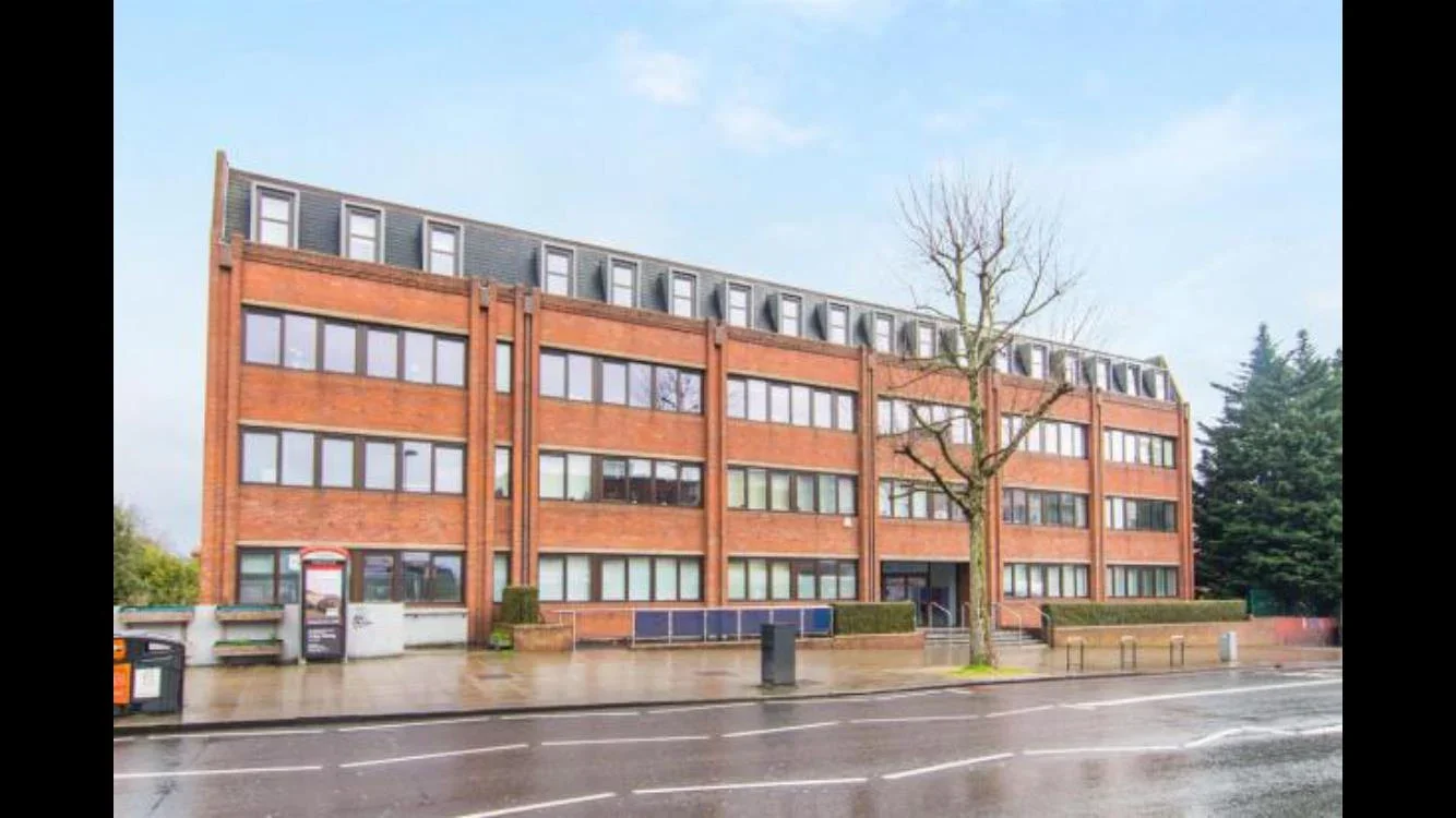 Flat Streatham High Road in Greater London