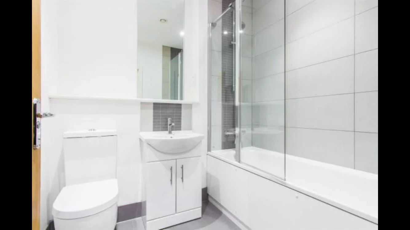 Flat Streatham High Road in Greater London