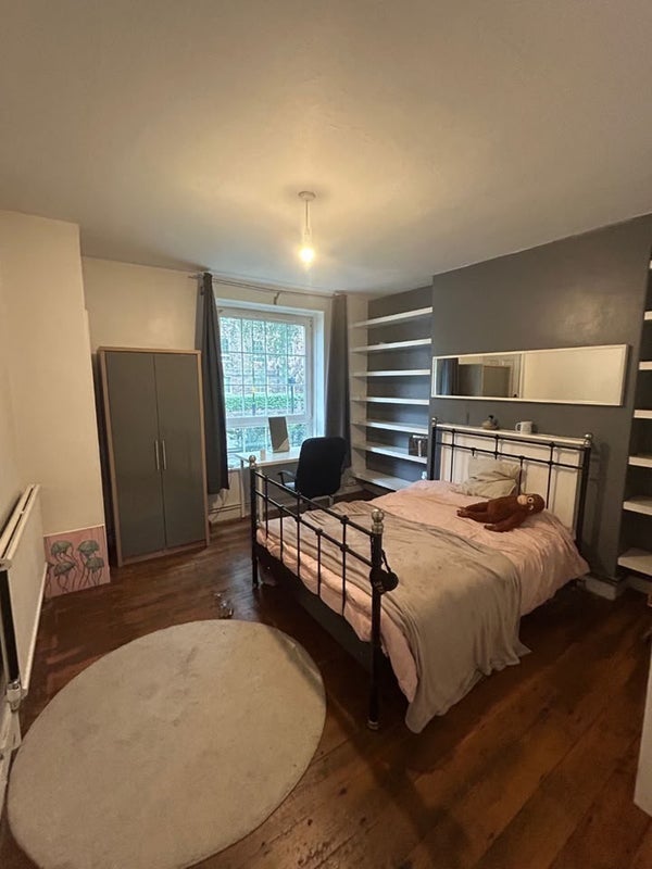 Room Long Lane in Greater London