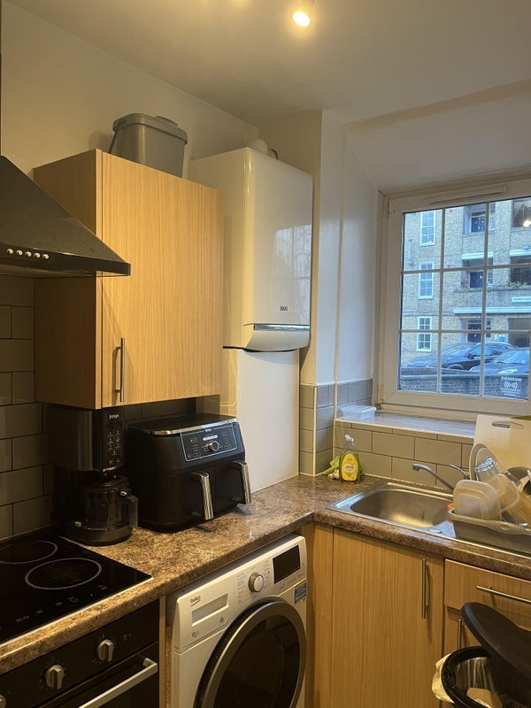 Room Long Lane in Greater London