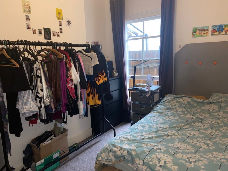Room Greyhound Road in Greater London
