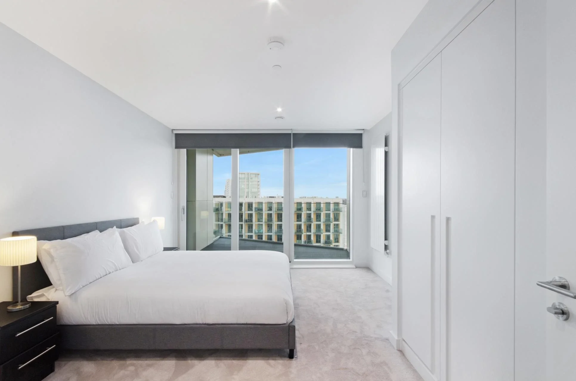 Flat Royal Crest Avenue in Greater London