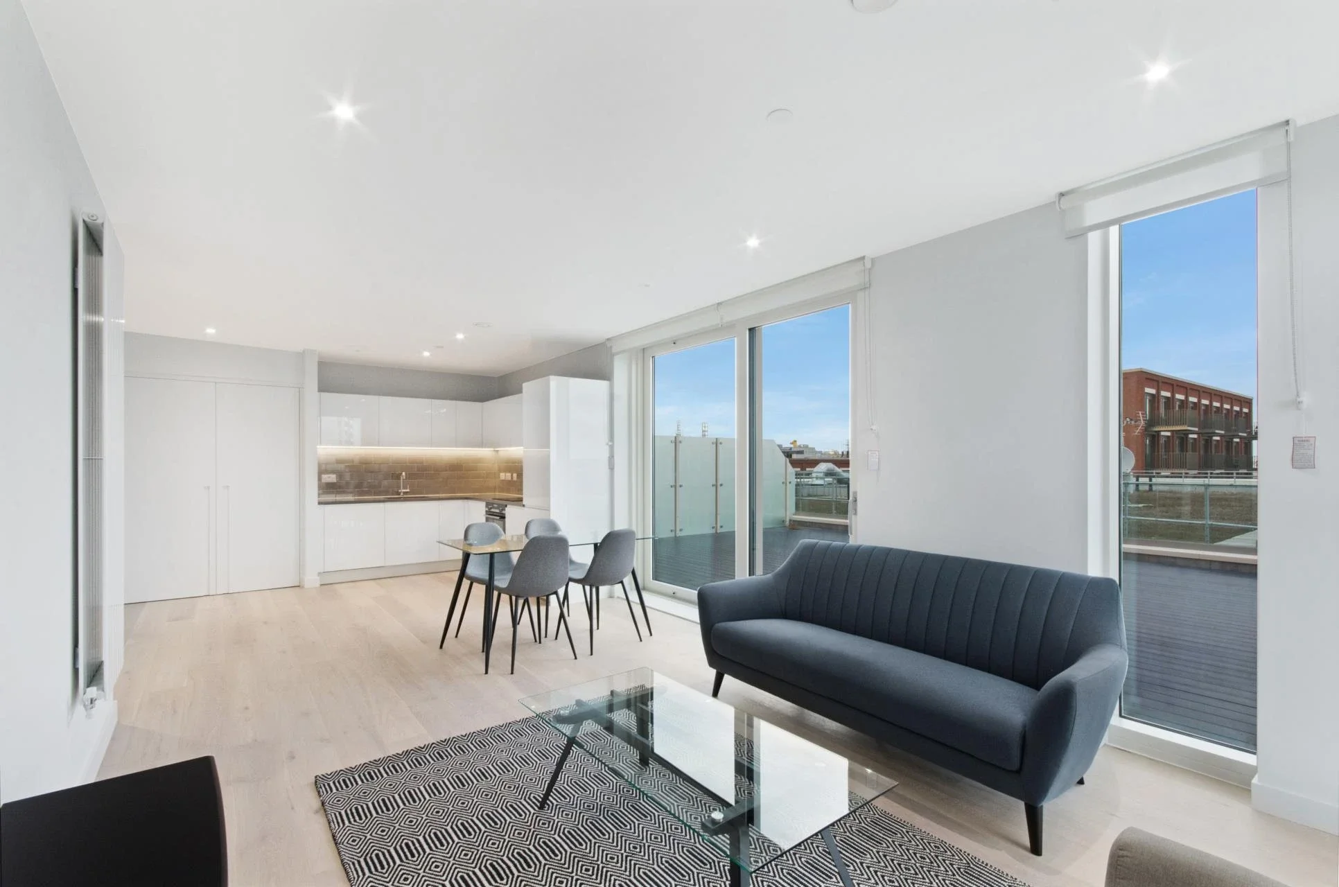 Flat Royal Crest Avenue in Greater London