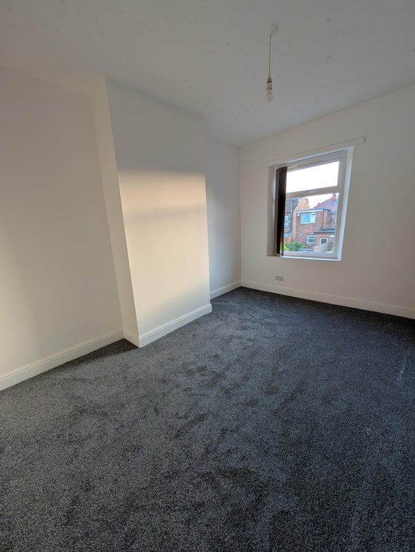 Room Blantyre Street in Salford