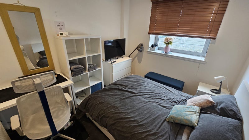Room Western Harbour View in City of Edinburgh