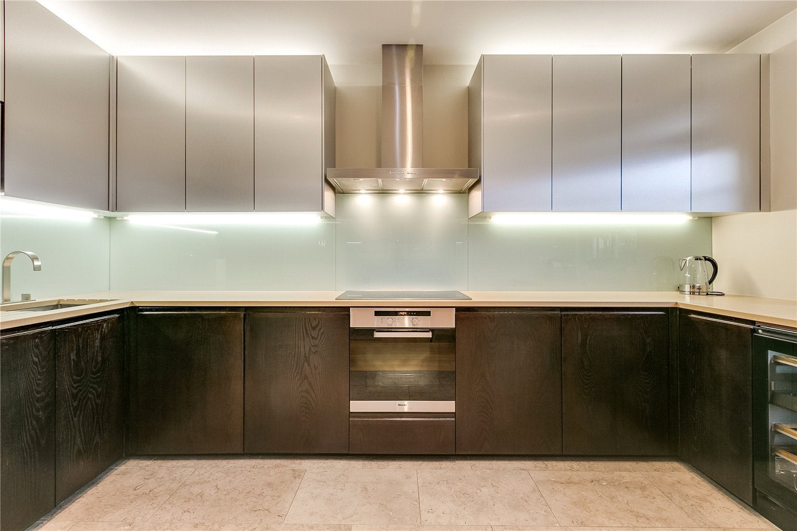 Flat Kynance Mews in Greater London