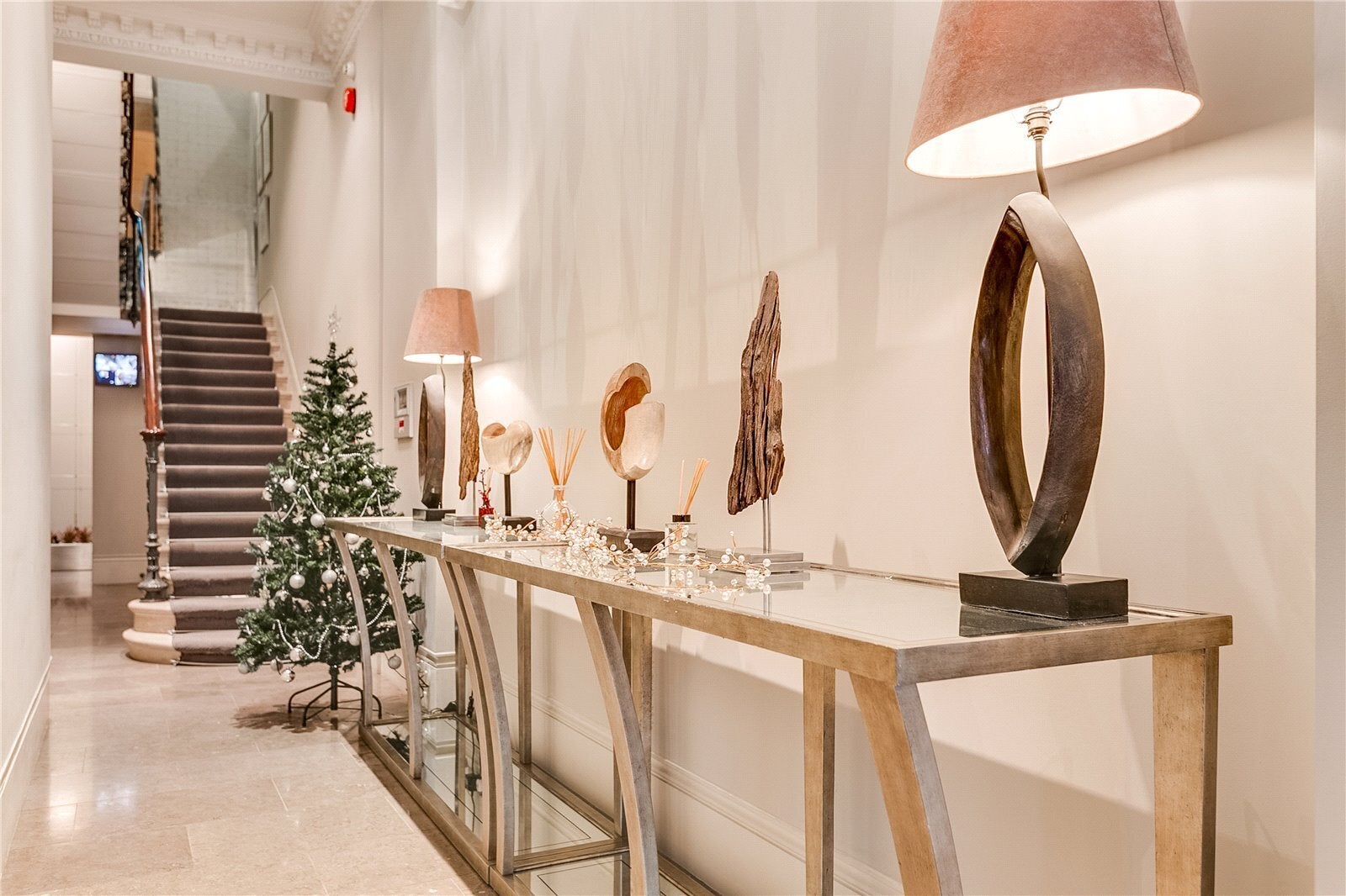 Flat Kynance Mews in Greater London