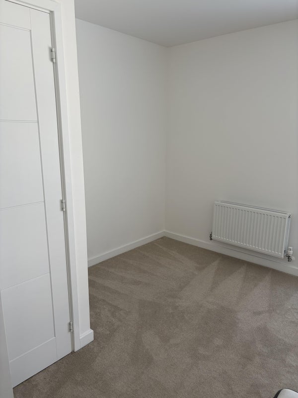 Room Orchard Avenue in Bristol