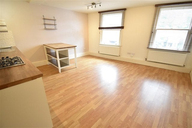 Flat Brighton Road in Greater London