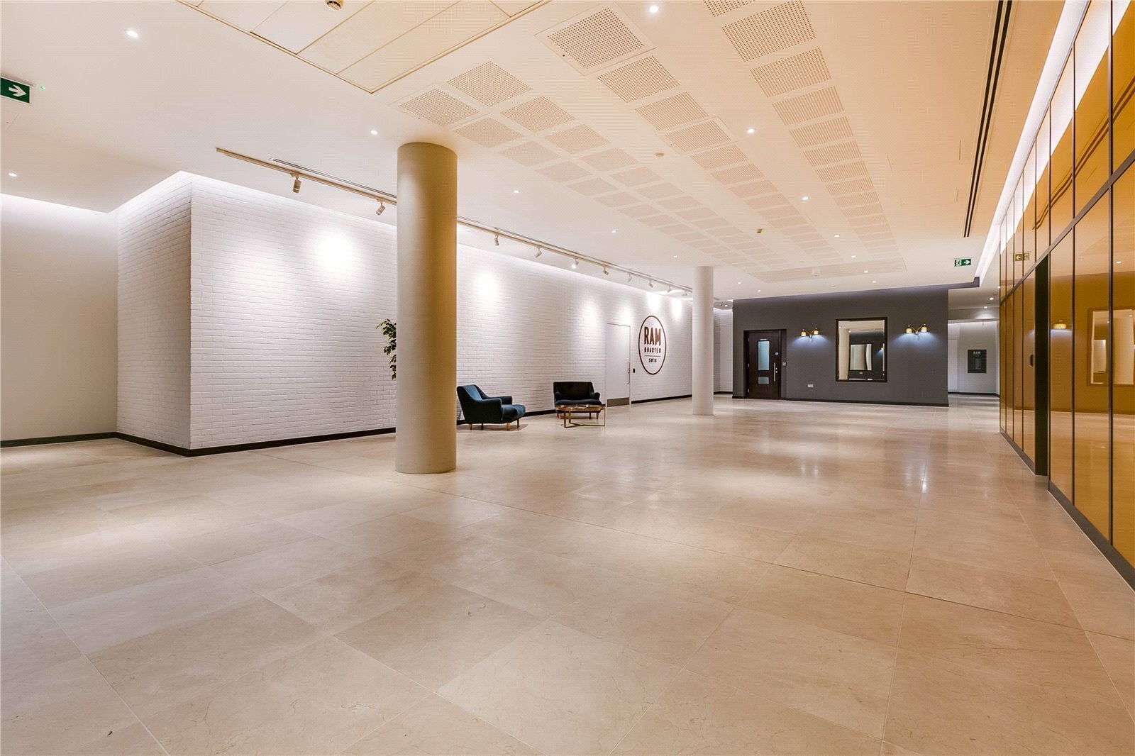 Flat Bellwether Lane in Greater London