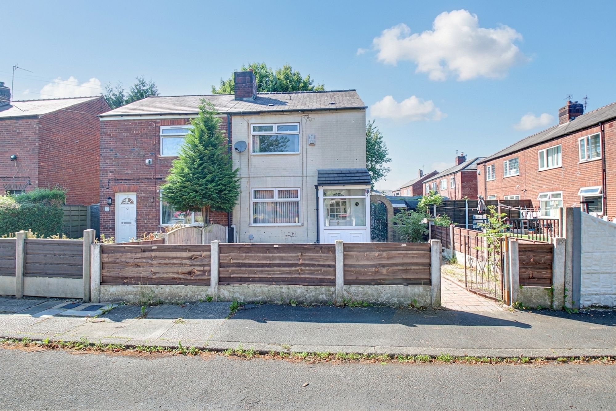 House Borough Avenue in Salford