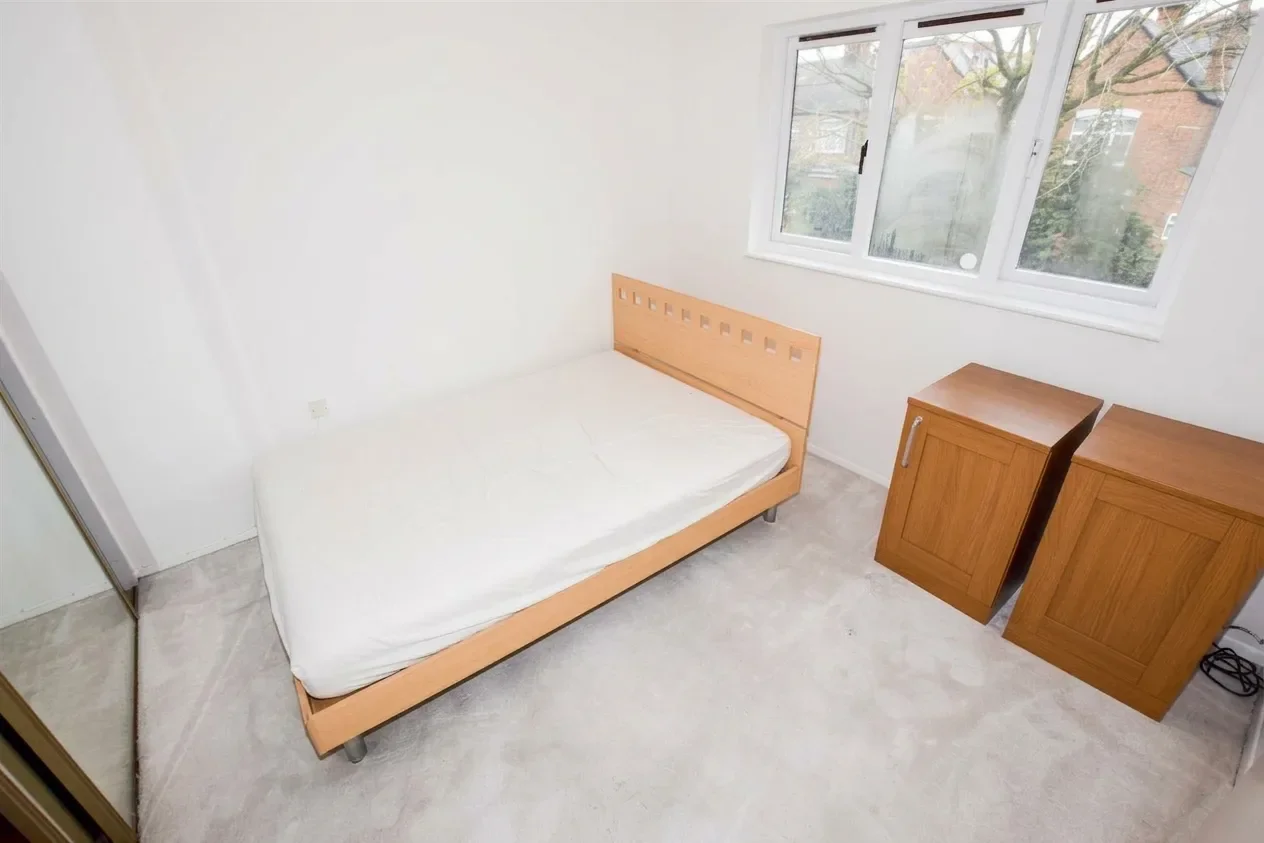 Flat Pasteur Close in Greater London
