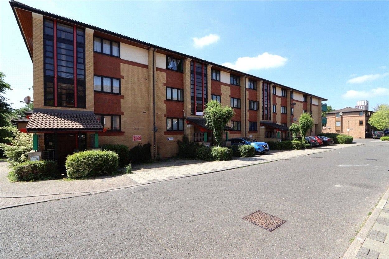 Flat Shackleton Place in Milton Keynes