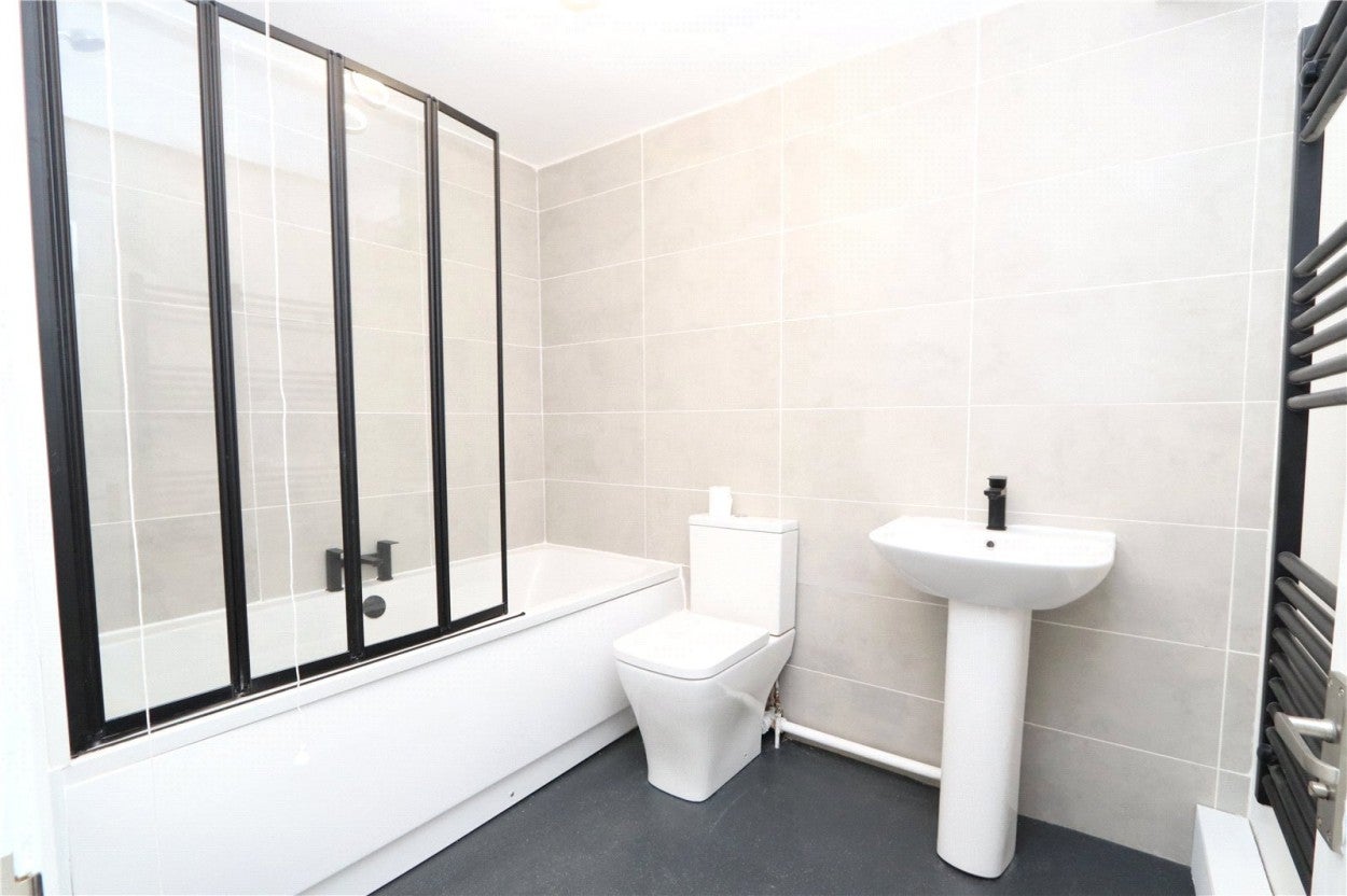 Flat Shackleton Place in Milton Keynes
