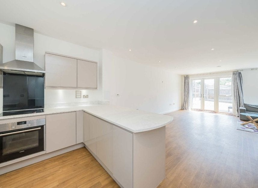 House Reynard Way in Greater London