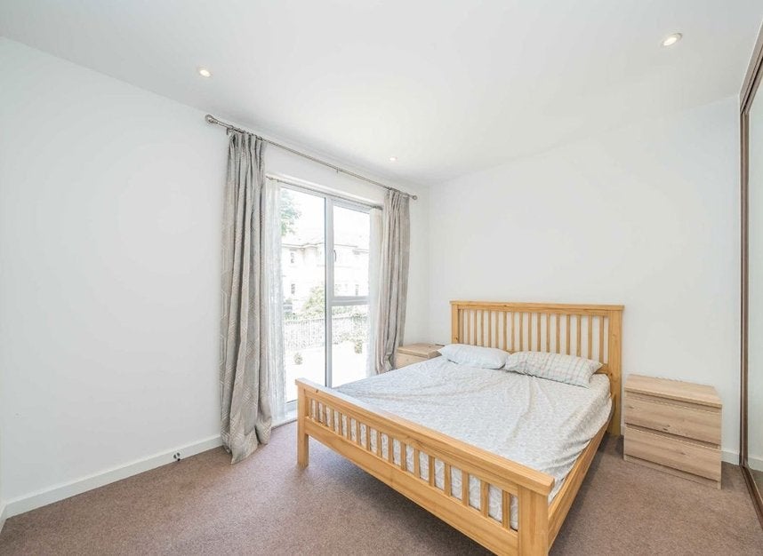 House Reynard Way in Greater London