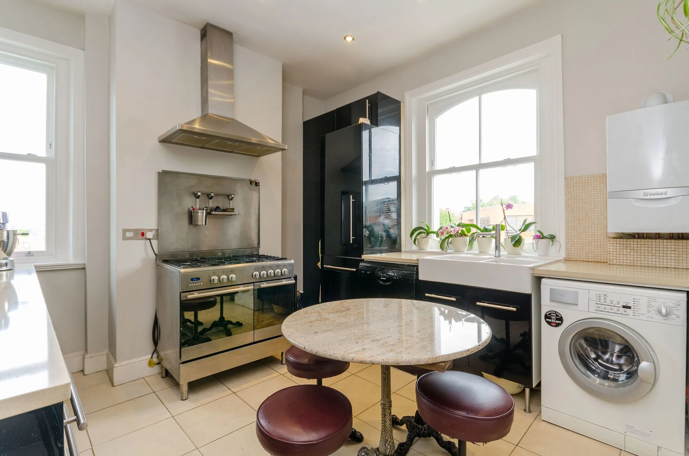 Flat College Crescent in Greater London