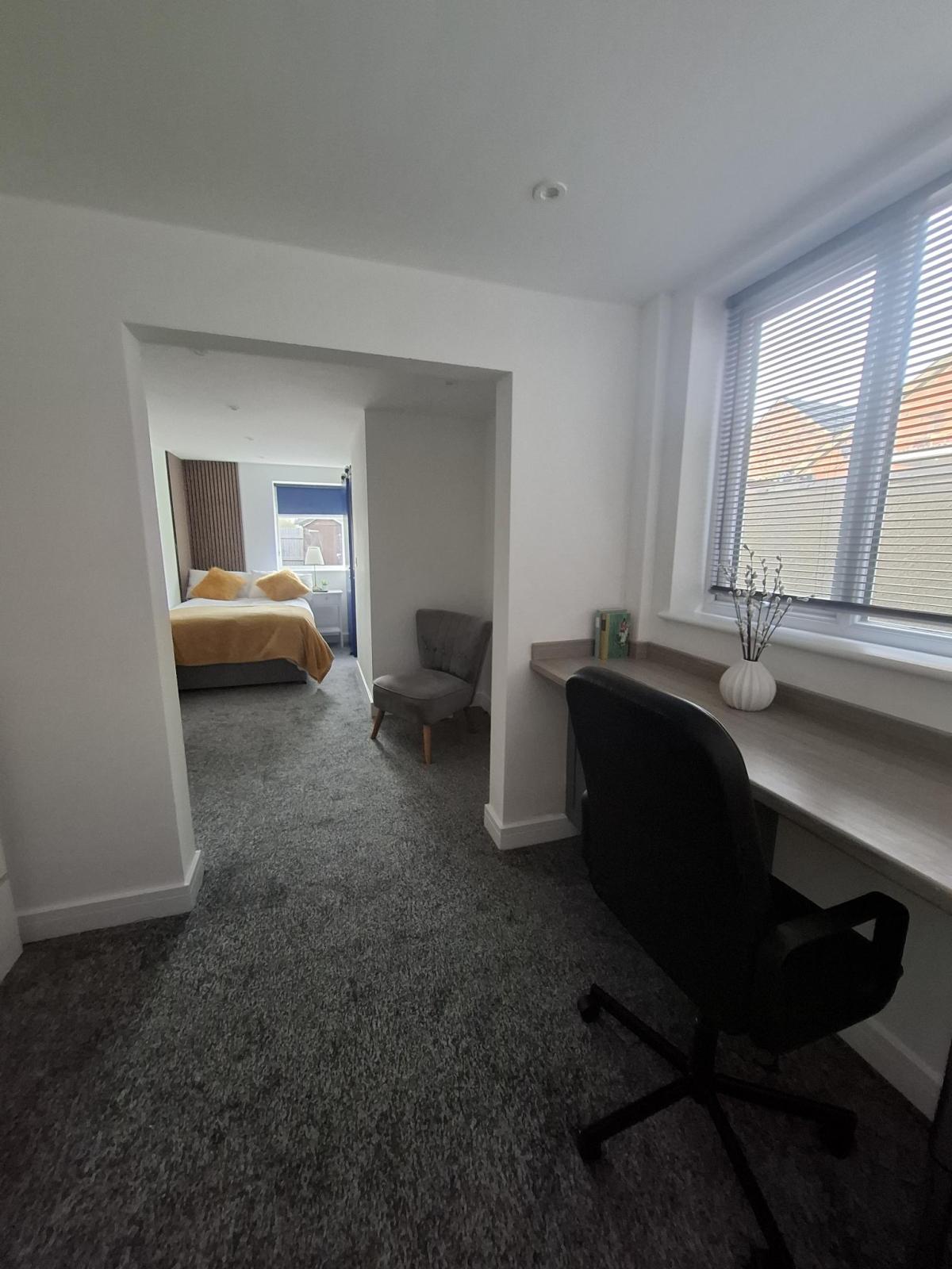 Flat Heneage Road in Grimsby