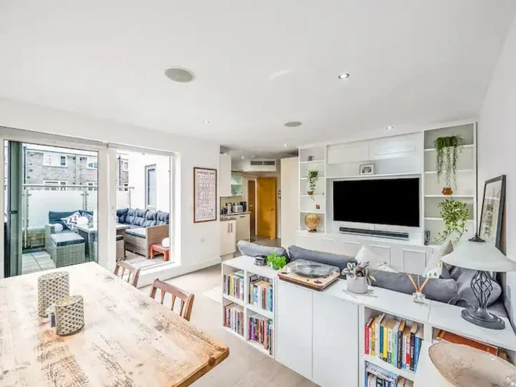 Flat Upper Richmond Road in Greater London