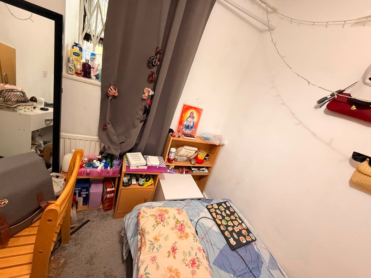 Room Hilldrop Road in Greater London