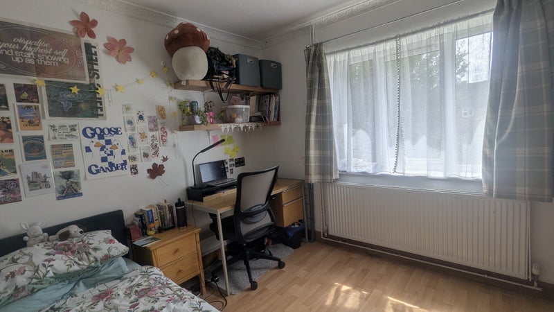 Room Sharpley Road in Charnwood
