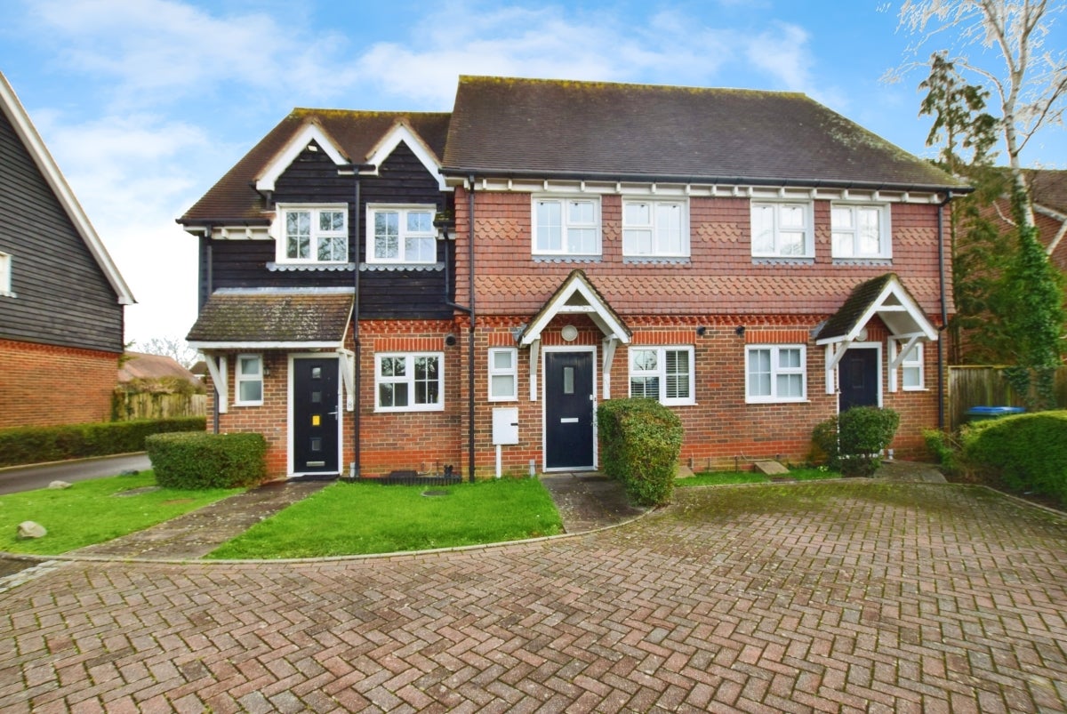 House Bond Street in Arun