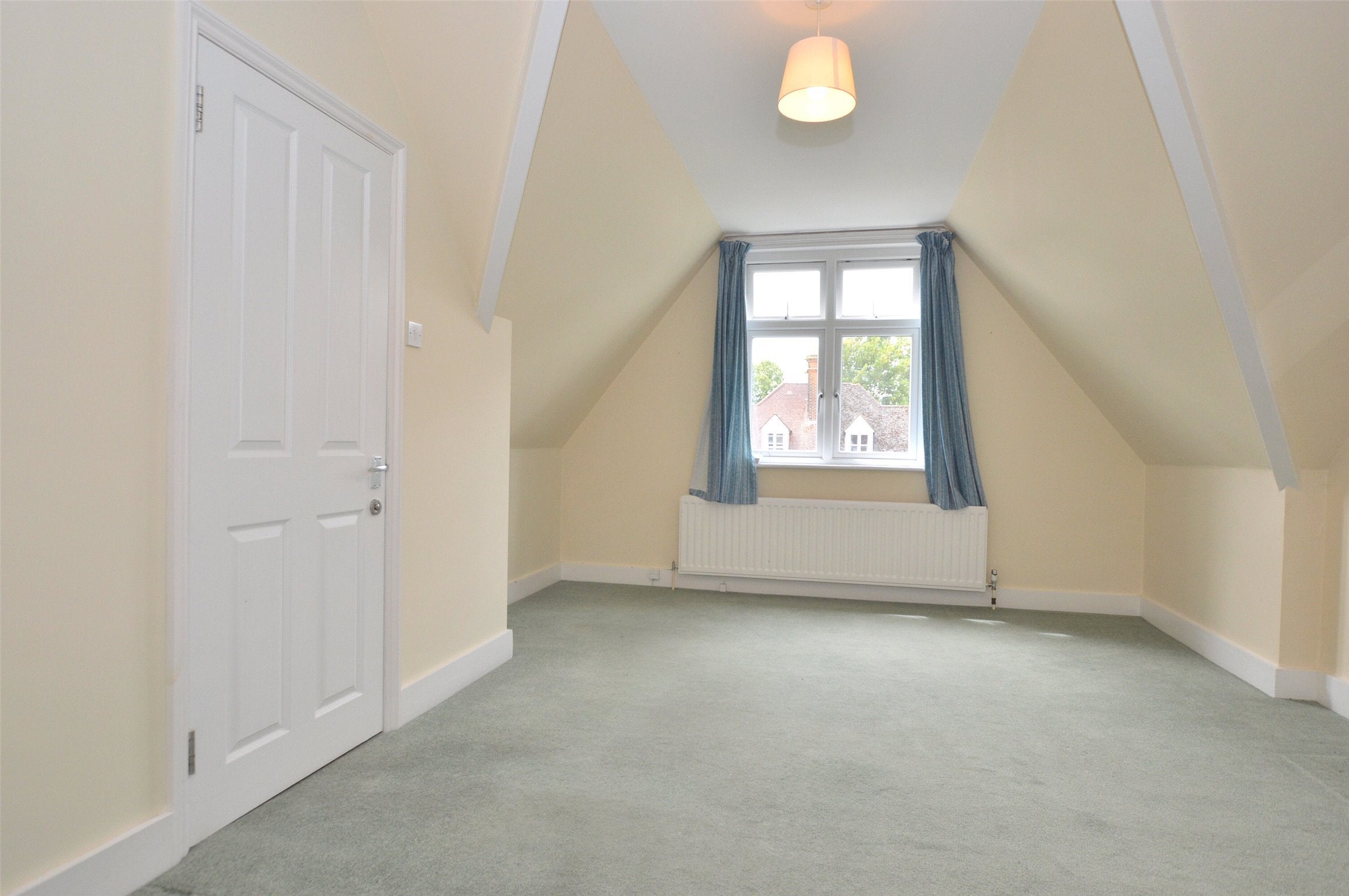 Flat Somers Road in Reigate and Banstead