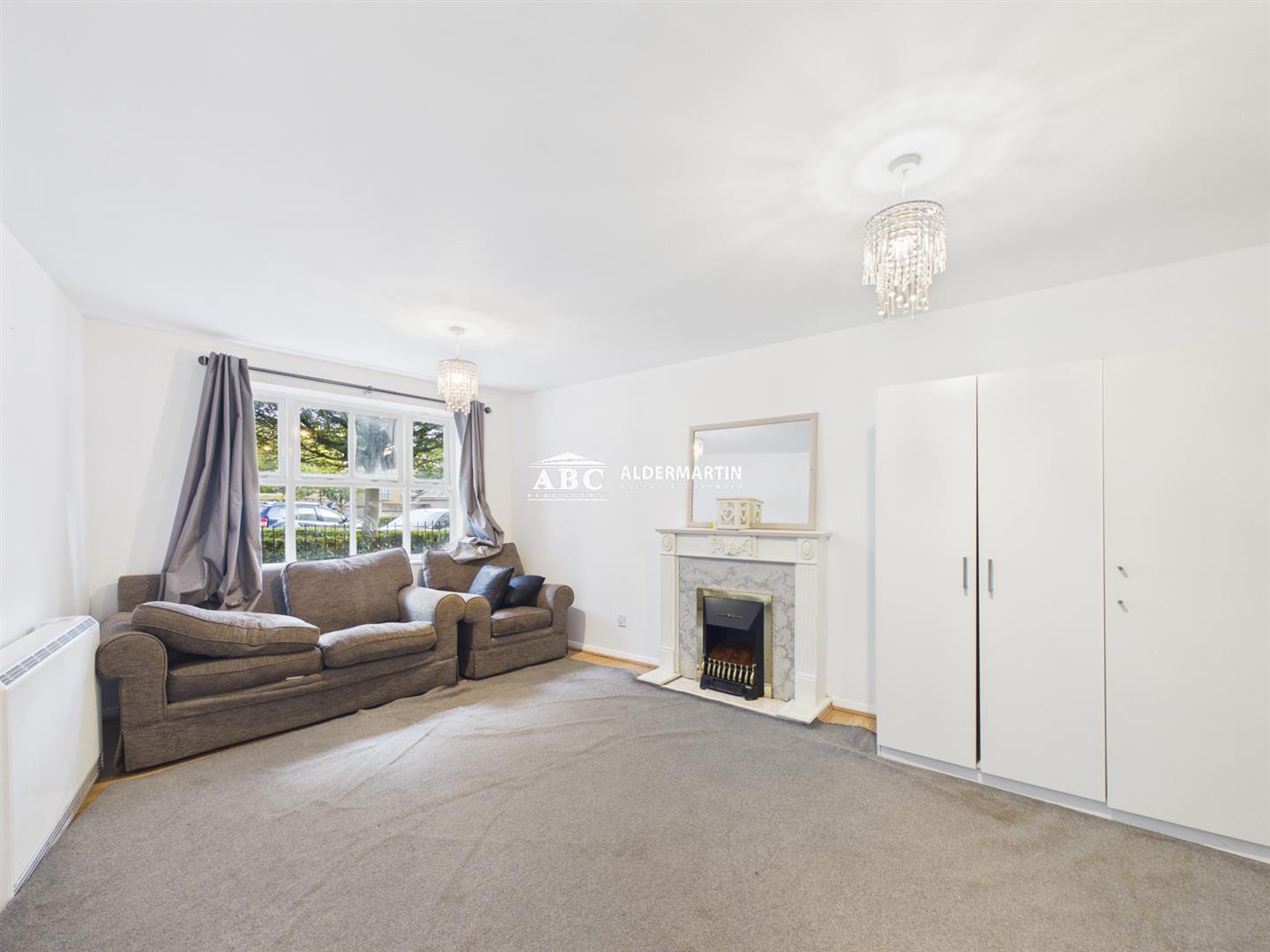 Flat Chamberlayne Avenue in Greater London